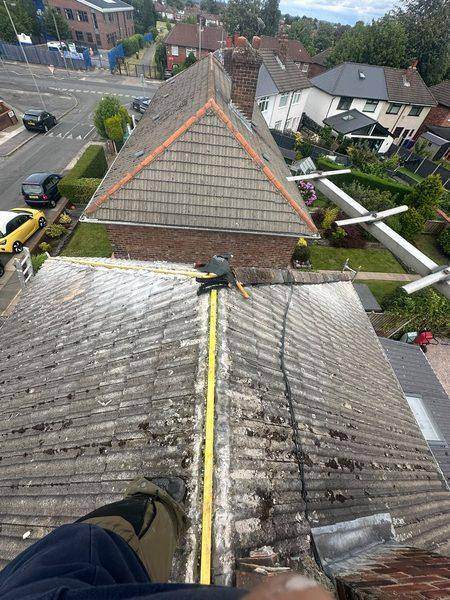 The stripped ridge with the yellow ventilated roll run out